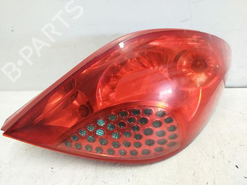 Used Right taillight Right taillight 32389835 32389835
