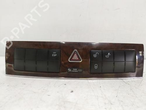 Used Switch MERCEDES-BENZ C-CLASS (W203) C 180 Kompressor (203.046) (143 hp) 31136602