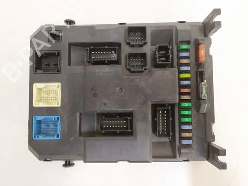Used Fuse box Fuse box 8700356 8700356