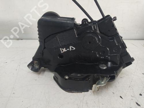 Høyre foran lås TOYOTA YARIS (_P9_) 1.3 VVT-i (SCP90_, SCP90R) (87 hp) 26565559