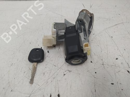 Used Ignition barrel TOYOTA YARIS (_P9_) 1.3 VVT-i (SCP90_, SCP90R) (87 hp) 26565549