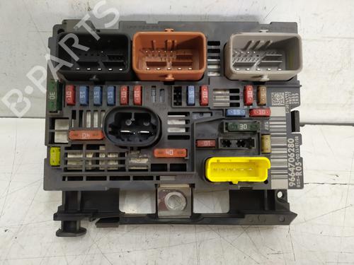 fuse-box-citroen-c4-coupe-la_-2004-2005-2006-2007-2008-2009-2010-2011-2012-2013-38114408 main image
