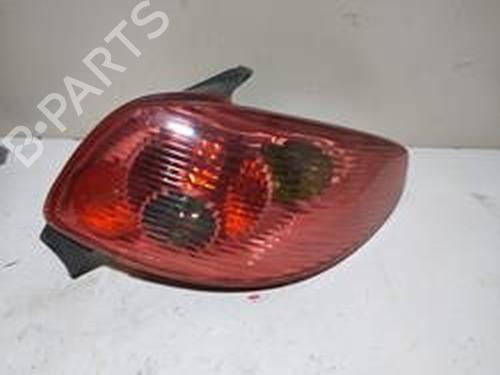 Højre baglygte PEUGEOT 206 Hatchback (2A/C) 1.4 16V (88 hp) 9110514