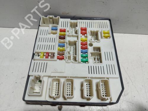 Used Fuse box RENAULT MEGANE III Hatchback (BZ0/1_, B3_) 1.5 dCi (106 hp) 24201953