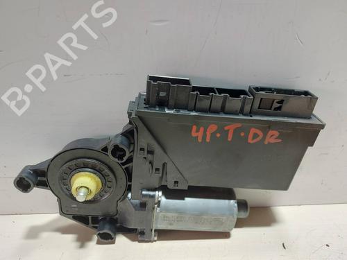 Rudehejsemotor bagstkærm højre AUDI A4 B7 (8EC) 2.0 TFSI | BP24815933E22 