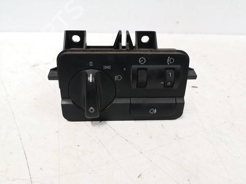 Used Headlight switch BMW 3 (E46) 320 d (136 hp) 8704716