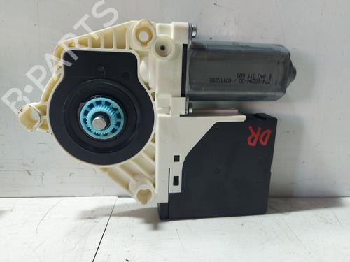 Right front window motor SEAT LEON (1P1) 1.6 TDI | BP33852740E20 - Image 2