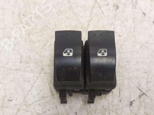 Used Left front window switch RENAULT MEGANE II Saloon (LM0/1_) 1.9 dCi (LM0G, LM1G, LM2C) (120 hp) 30204948