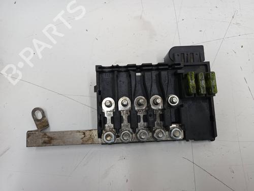 Used Fuse box VW GOLF IV (1J1) 1.6 (100 hp) 22565111