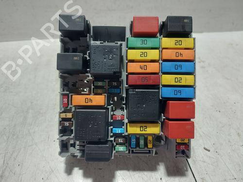 Used Fuse box Fuse box 36870447 36870447