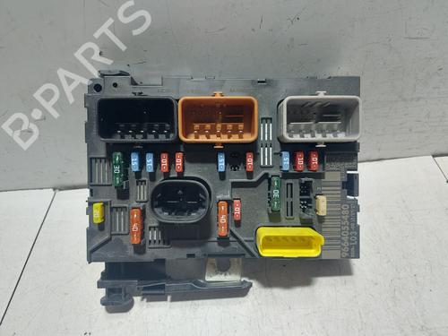 Used Fuse box Fuse box 37015152 37015152