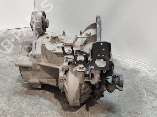 Gearbox CHRYSLER VOYAGER IV (RG, RS) 2.5 CRD | BP8709902M3 