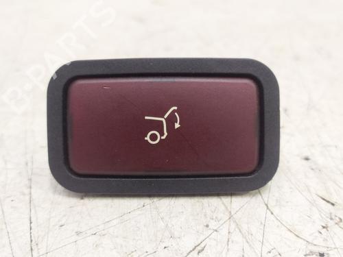 Interruttore Interruttore MERCEDES-BENZ M-CLASS (W164) ML 350 CDI 4-matic (164.122) (224 hp) 33852690 33852690