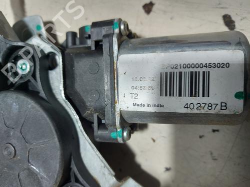 Rudehejsemekanisme Højre foran MAHINDRA KUV100 (K1)  | BP29729664C23 