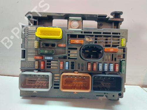 Used Fuse box CITROËN C4 I (LC_) [2004-2014]  32521788