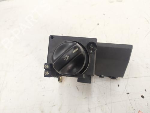 Used Headlight switch MERCEDES-BENZ E-CLASS (W210) E 220 CDI (210.006) (143 hp) 17948300