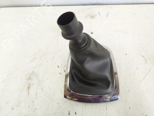 Used Shift knob RENAULT MEGANE III Hatchback (BZ0/1_, B3_) 1.2 TCe (BZ2B, BZ11) (116 hp) 18063937