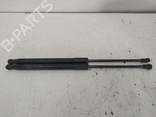 Used Tailgate lift support TOYOTA YARIS (_P13_) 1.5 (NSP131_) (112 hp) 14156127