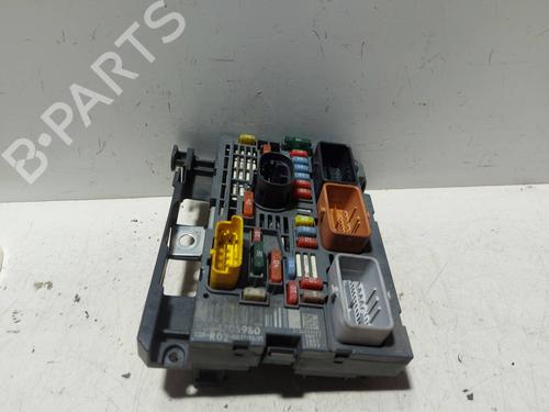Boîte à Fusibles PEUGEOT 407 (6D_) 1.6 HDi 110 (6D9HZC, 6D9HYC) (109 hp) 21558515