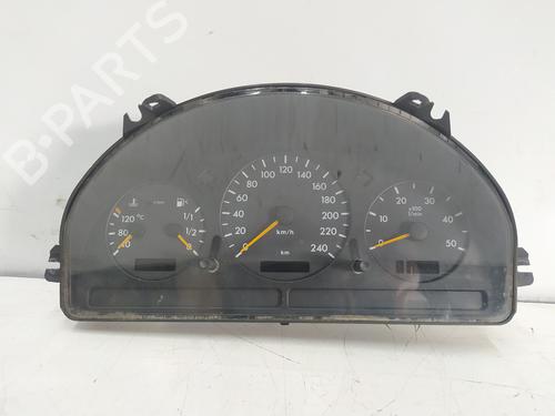 Used Instrument cluster MERCEDES-BENZ M-CLASS (W163) ML 270 CDI (163.113) (163 hp) 18020823