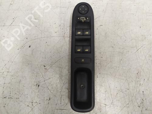 Used Left front window switch Left front window switch PEUGEOT 307 Break (3E) 2.0 (136 hp) 32724711 32724711