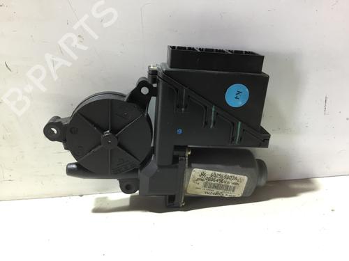 Rudehejsemotor forskærm venstre VW POLO IV (9N_, 9A_) 1.2 12V (64 hp) 26533258