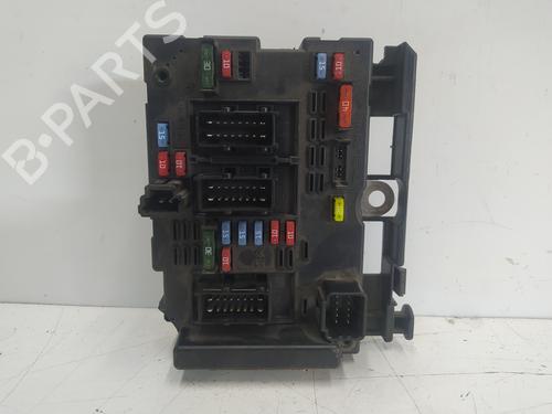 Used Fuse box PEUGEOT 807 (EB_) 2.2 HDi (128 hp) 8702360