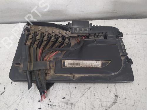 Used Fuse box Fuse box 38087176 38087176