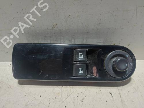 Used Left front window switch RENAULT CLIO IV (BH_) [2012-2021]  23551209