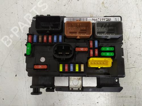 Used Fuse box PEUGEOT 207 (WA_, WC_) [2006-2015]  31902412