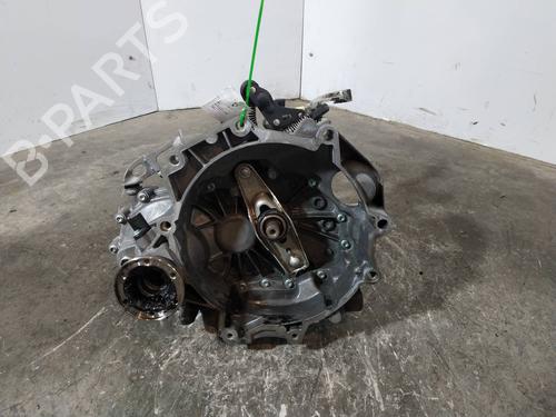 Gearkasse VW POLO IV (9N_, 9A_) 1.4 16V (75 hp) 8706617