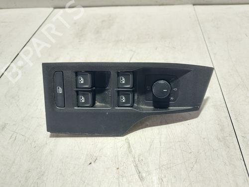 left-front-window-switch-seat-arona-kj7-kjp-2017-34245853 main image