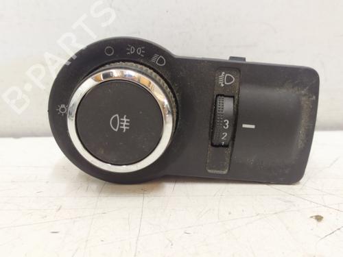 Used Headlight switch CHEVROLET AVEO Hatchback (T300) [2011-2025]  30569807