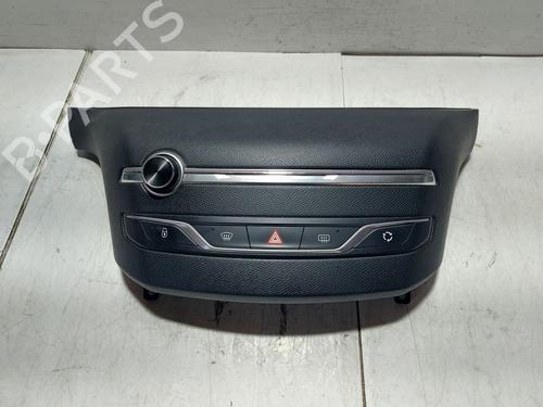 climate-control-peugeot-308-ii-lb_-lp_-lw_-lh_-l3_-2013-2014-2015-2016-2017-2018-2019-2020-2021-32251115 main image