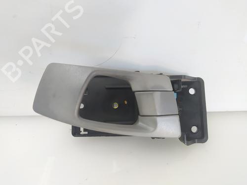 Used Front left interior door handle KIA CARENS II MPV (FJ) [2002-2013]  15896243