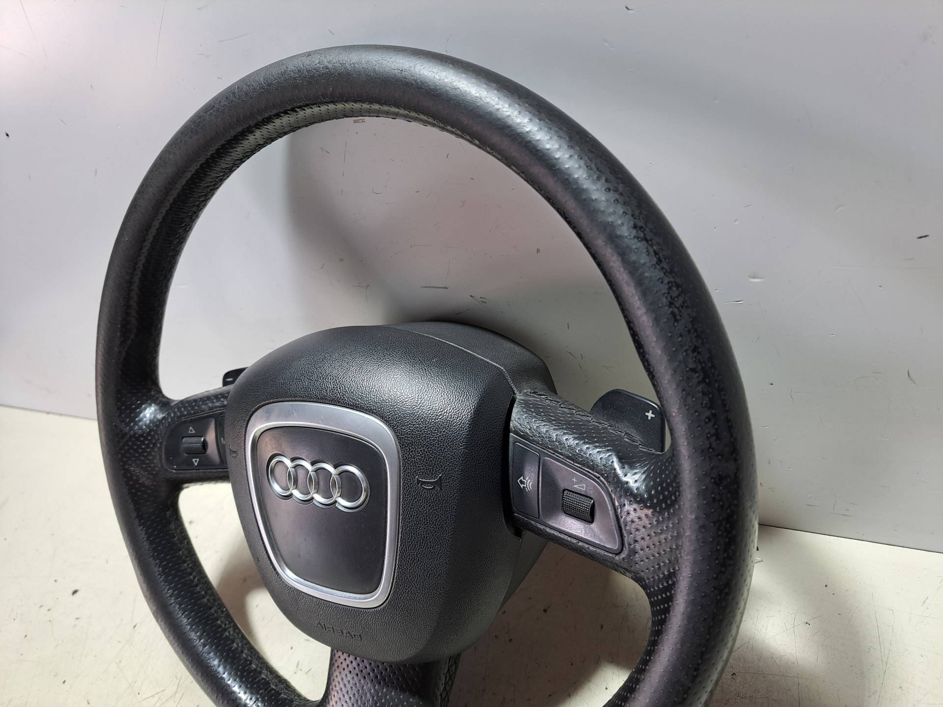 Pièce De Volant Pour Audi A6 C6 (2005) - Référence 4F0880201AS / 4F0971589A - Occasion Avec Câble