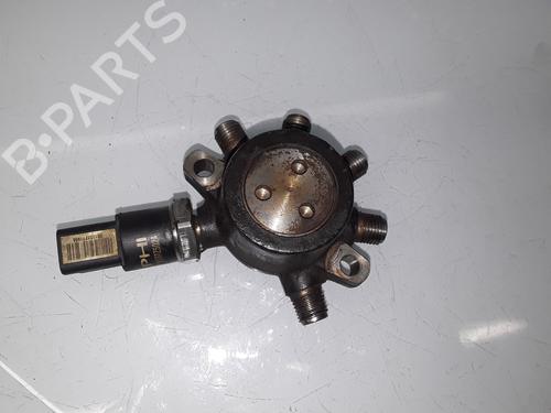 Used Injection rail RENAULT CLIO III (BR0/1, CR0/1) [2005-2014]  9301261