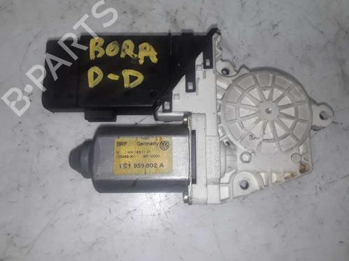 Rudehejsemotor bagstkærm højre SEAT LEON (1M1) 1.9 SDI (68 hp) 8574610