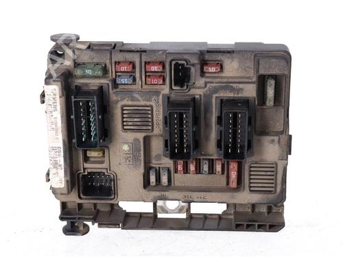 Used Fuse box Fuse box 38727541 38727541