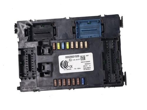 Used Fuse box Fuse box 38619627 38619627