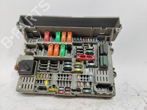 Used Fuse box BMW 3 (E90) 318 d (143 hp) 28524100
