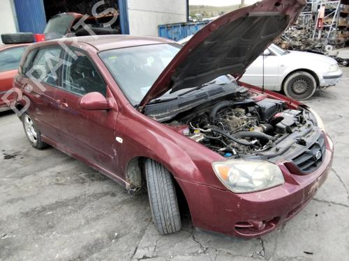 Brugte KIA CERATO I Hatchback (LD)  2.0 CRDi  4644711