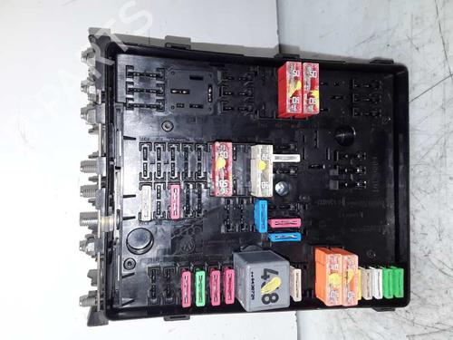 Used Fuse box VW GOLF V (1K1) [2003-2010]  8576833