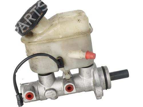 Used Brake master cylinder Brake master cylinder FORD MAVERICK (UDS, UNS) 2.7 TD (100 hp) 32317485 32317485