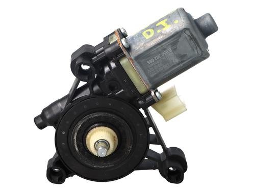 rudehejsemotor-forskrm-venstre-skoda-karoq-nu7-nd7-2017-32146839 main image