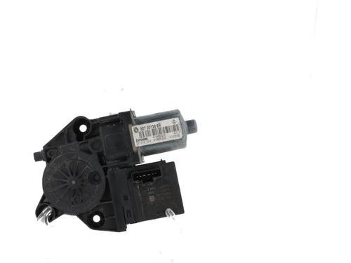 Moteur de lève-vitre avant droit RENAULT MEGANE III Hatchback (BZ0/1_, B3_) 1.2 TCe (BZ16, BZ28) (132 hp) 29905063