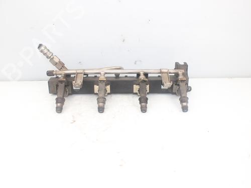 Used Injection rail OPEL MERIVA A MPV (X03) 1.6 16V (E75) (100 hp) 17099317