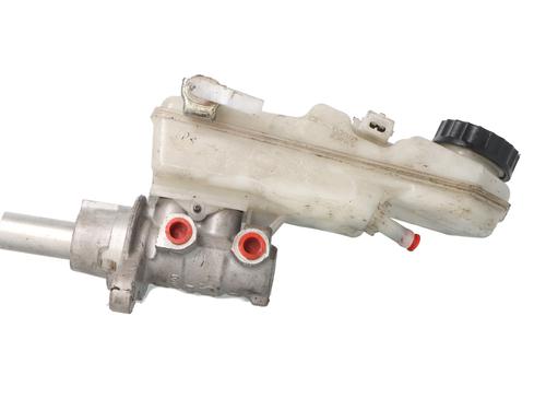 Used Brake master cylinder TOYOTA COROLLA Saloon (_E15_) [2006-2018]  32771737