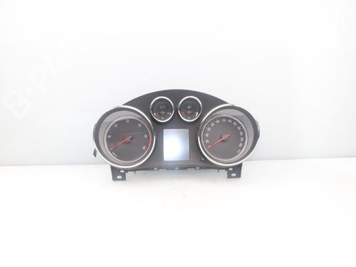 Used Instrument cluster OPEL INSIGNIA A Sports Tourer (G09) 2.0 CDTI (35) (160 hp) 17096540