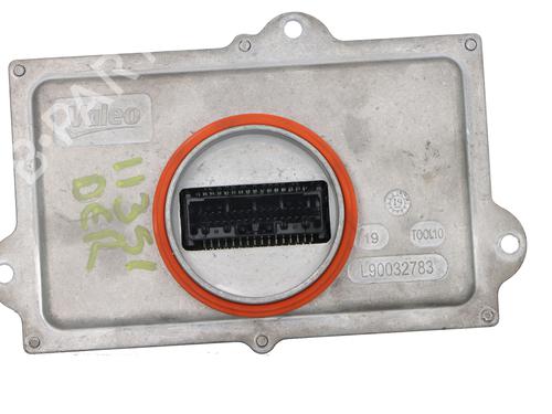 Used Xenon ballast Xenon ballast PEUGEOT 3008 II SUV (MC_, MR_, MJ_, M4_) 1.5 BlueHDi 130 (131 hp) 33832902 33832902